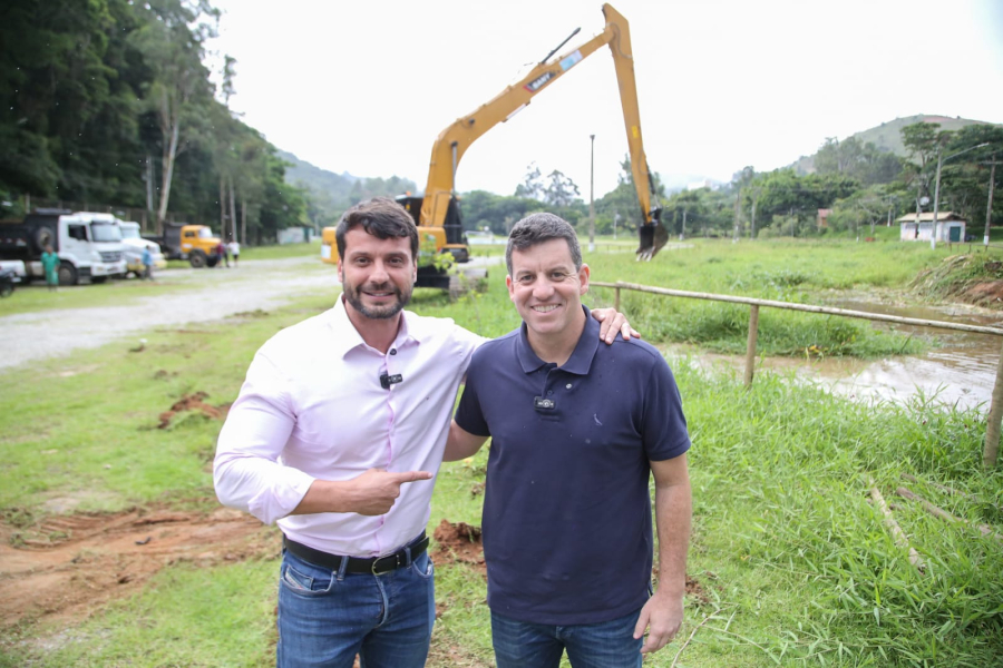 Secretário do Ambiente Bernardo Rossi e prefeito Hingo Hammes anunciam projeto para recuperar margens de rios em Petrópolis