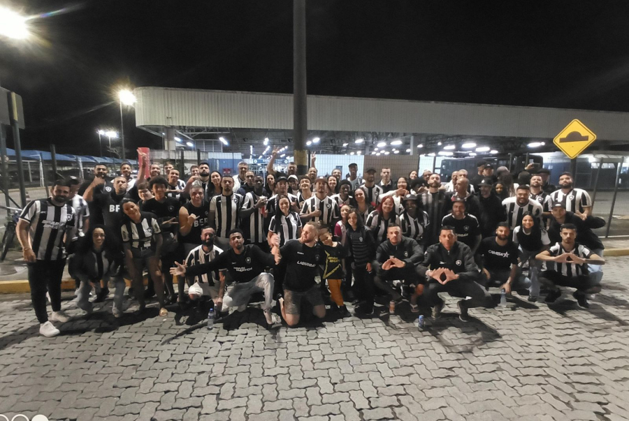 Fúria Jovem do Botafogo realiza campanha solidária para a Páscoa de crianças carentes em Petrópolis